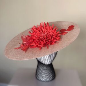 tocado beige y coral