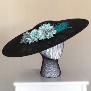 tocado negro con flores