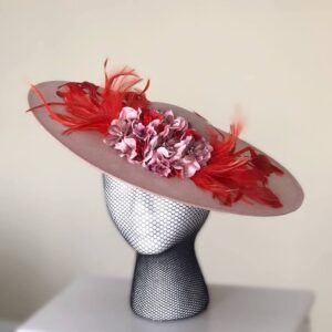 tocado nude flores rojas